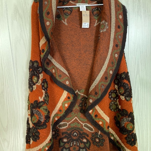 NWT One size Indigo Thread Co Collared wool shawl. Timeless piece! - Picture 6 of 14